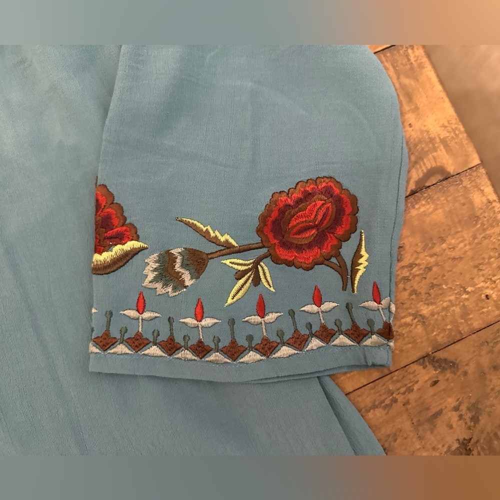 NWT Soft Surroundings Teal Blue Pathfind Floral Embroidered Top - Size L - Picture 6 of 6
